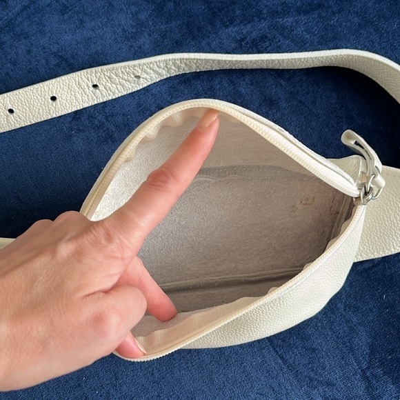 Roots white leather adjustable belt bag - Picture 3 of 6